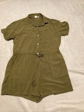 GAP Olive Elastic-Waist High-Rise Shorts